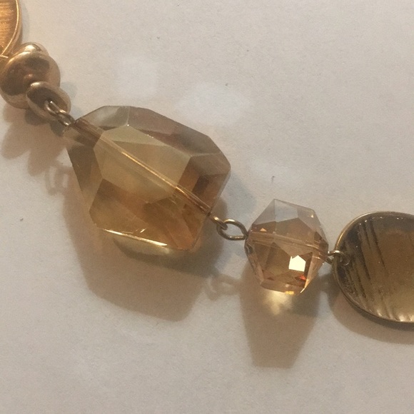 Stunning Necklace w Goldtone pieces & Clear beads - Picture 6 of 6